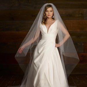 Marionat Bridal Veil Floor Length Angel Cut NWT-Never Worn